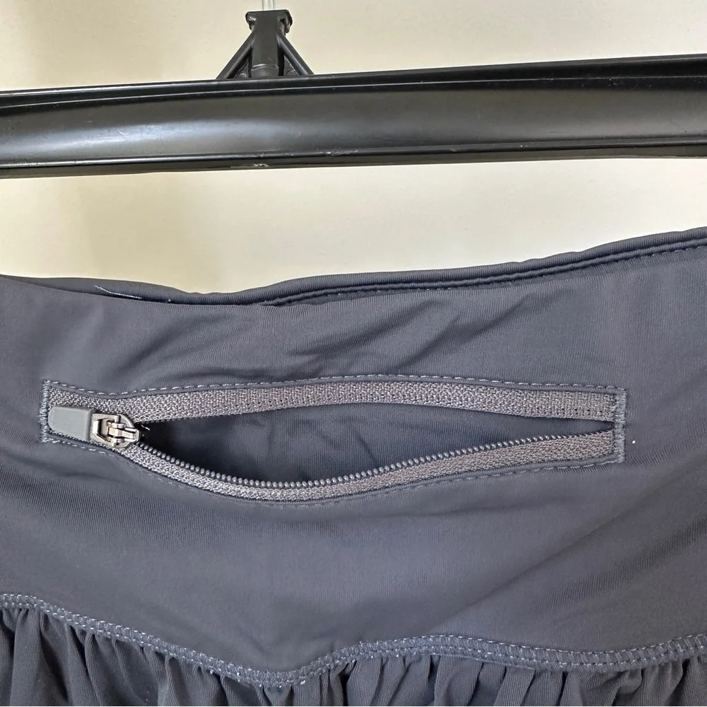 Soothfeel Grey Flowy Athleisure Shorts Size Medium